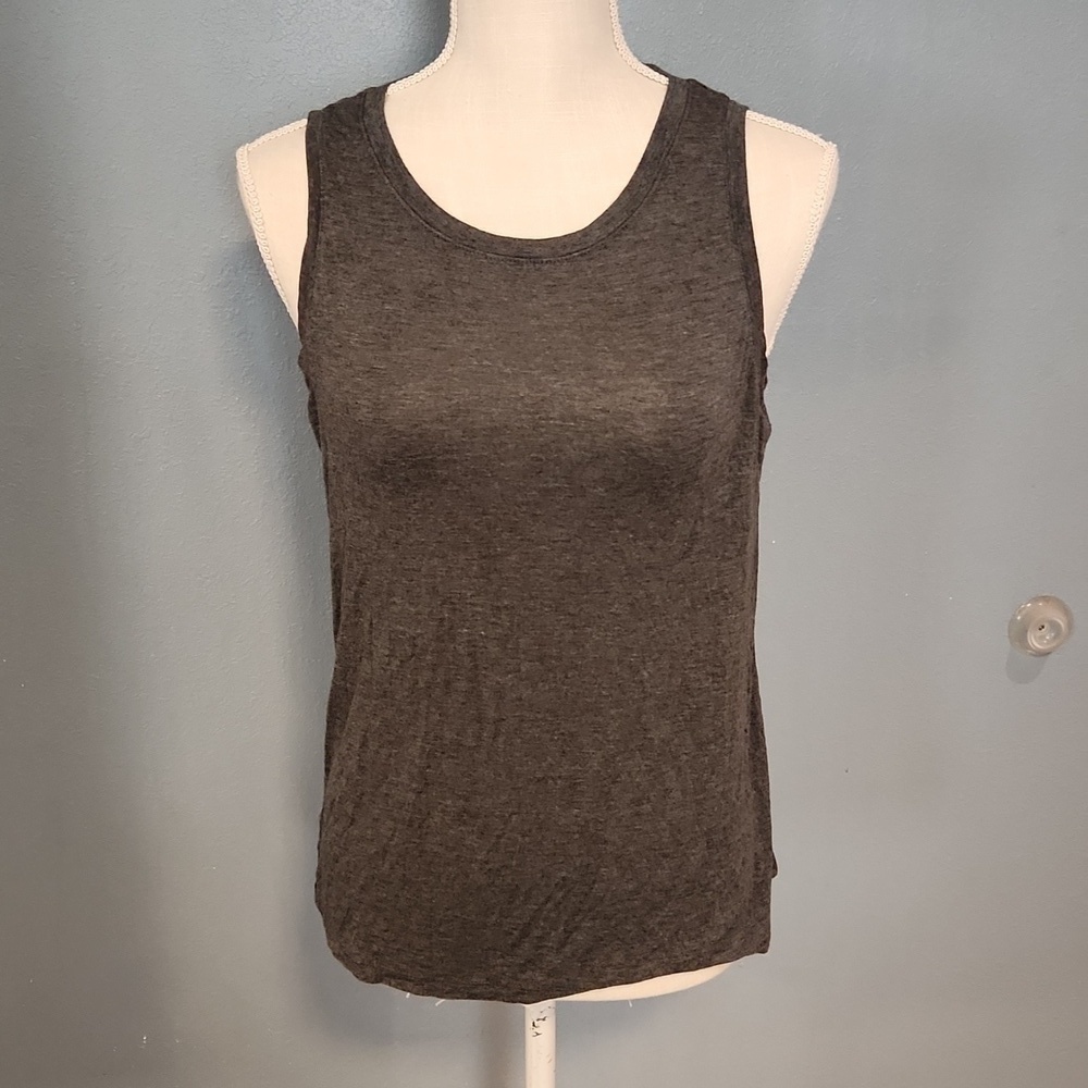 Halogen sleeveless key hole basic gray tank top